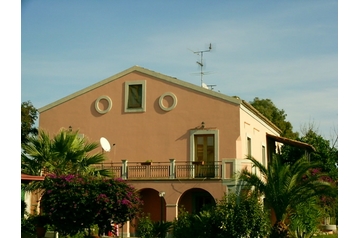 Pensiune familială Cropani Marina 1